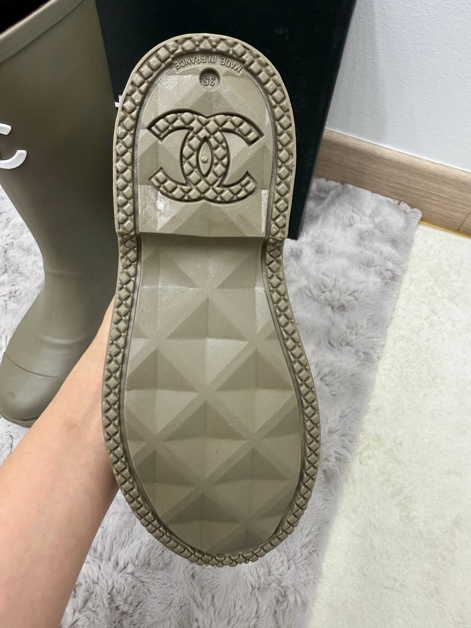 샤넬 CC로고 레인부츠 카키