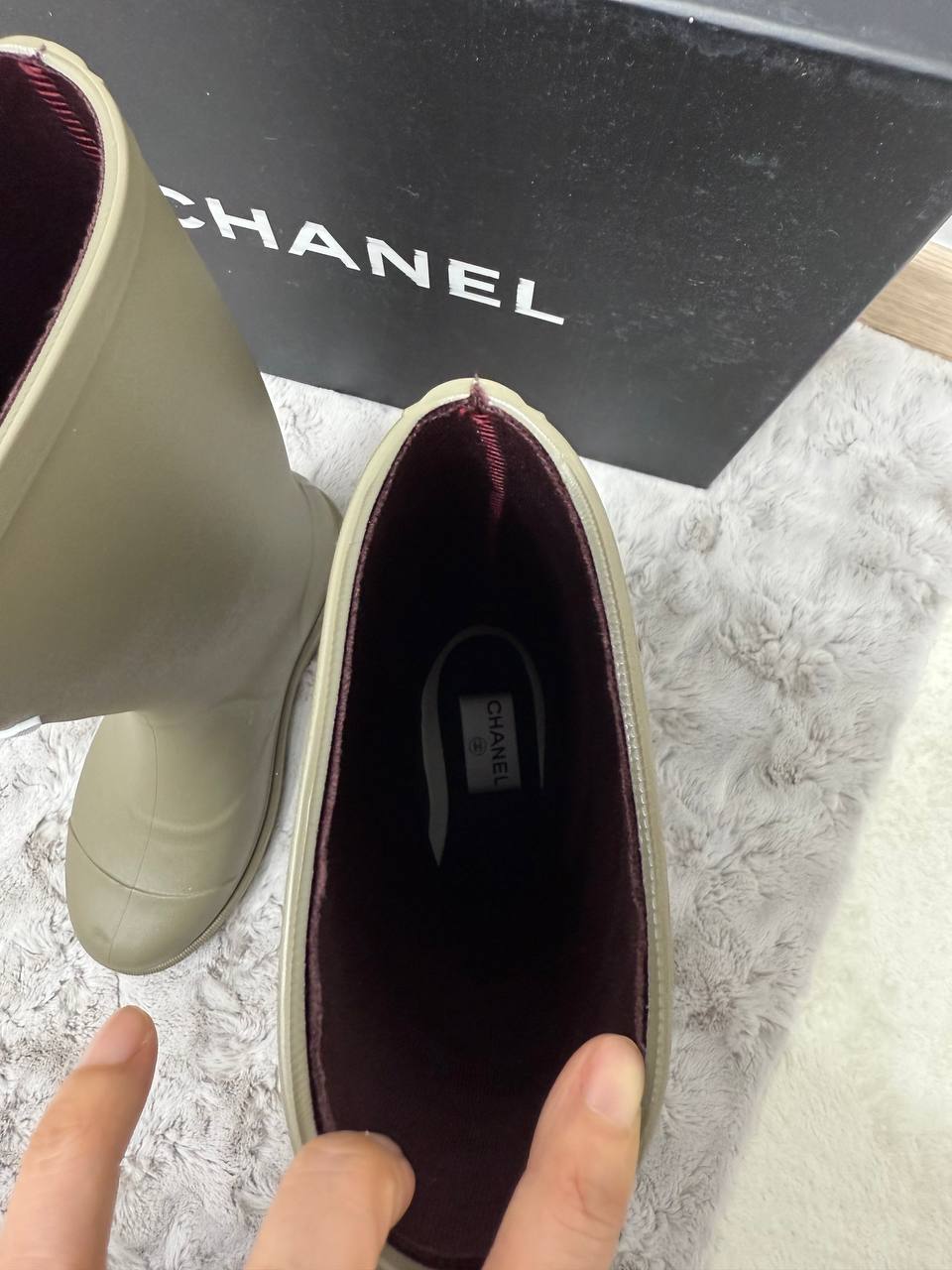 샤넬 CC로고 레인부츠 카키