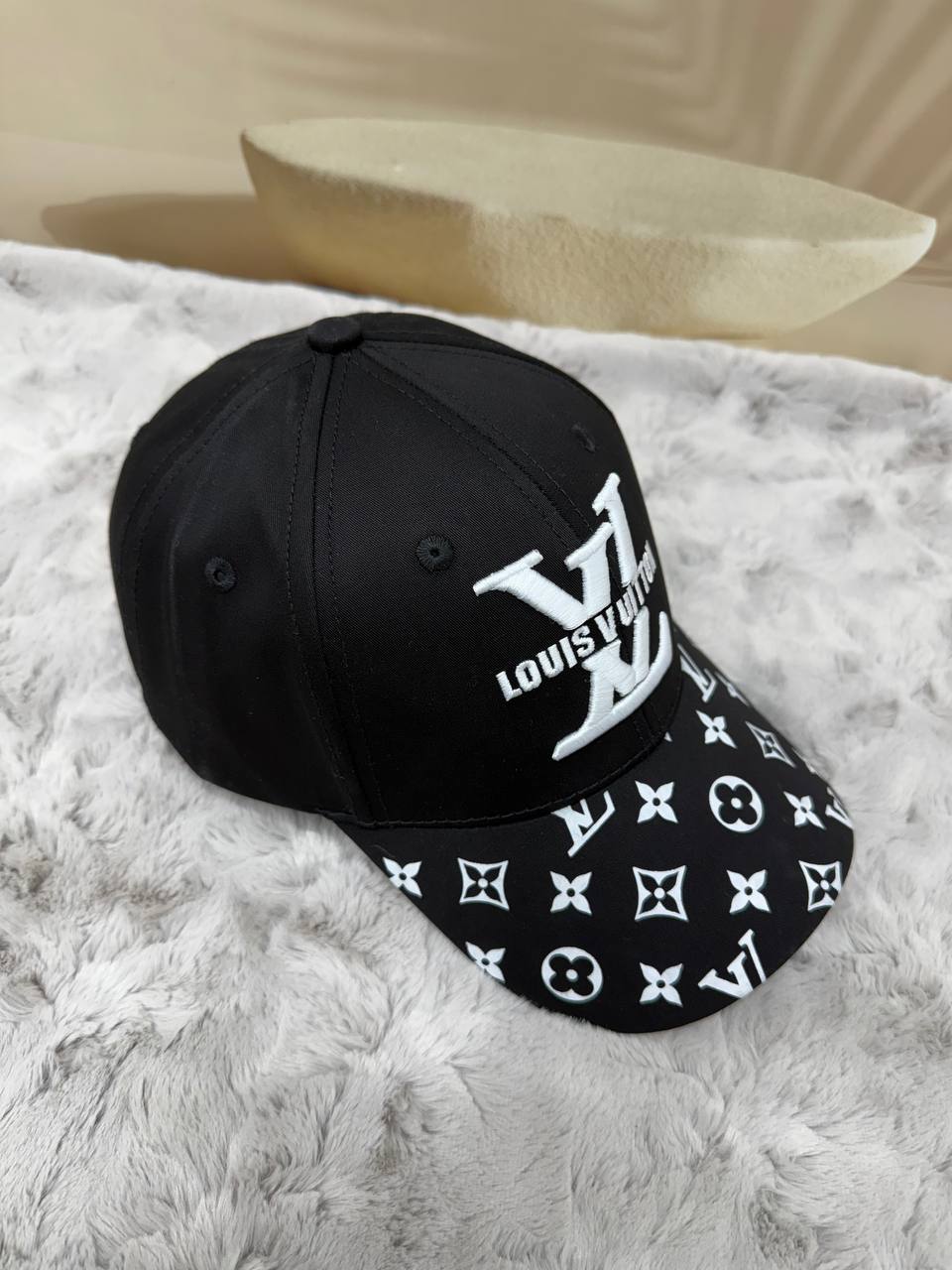 루이비통 볼캡 모자(화이트,블랙,베이지)