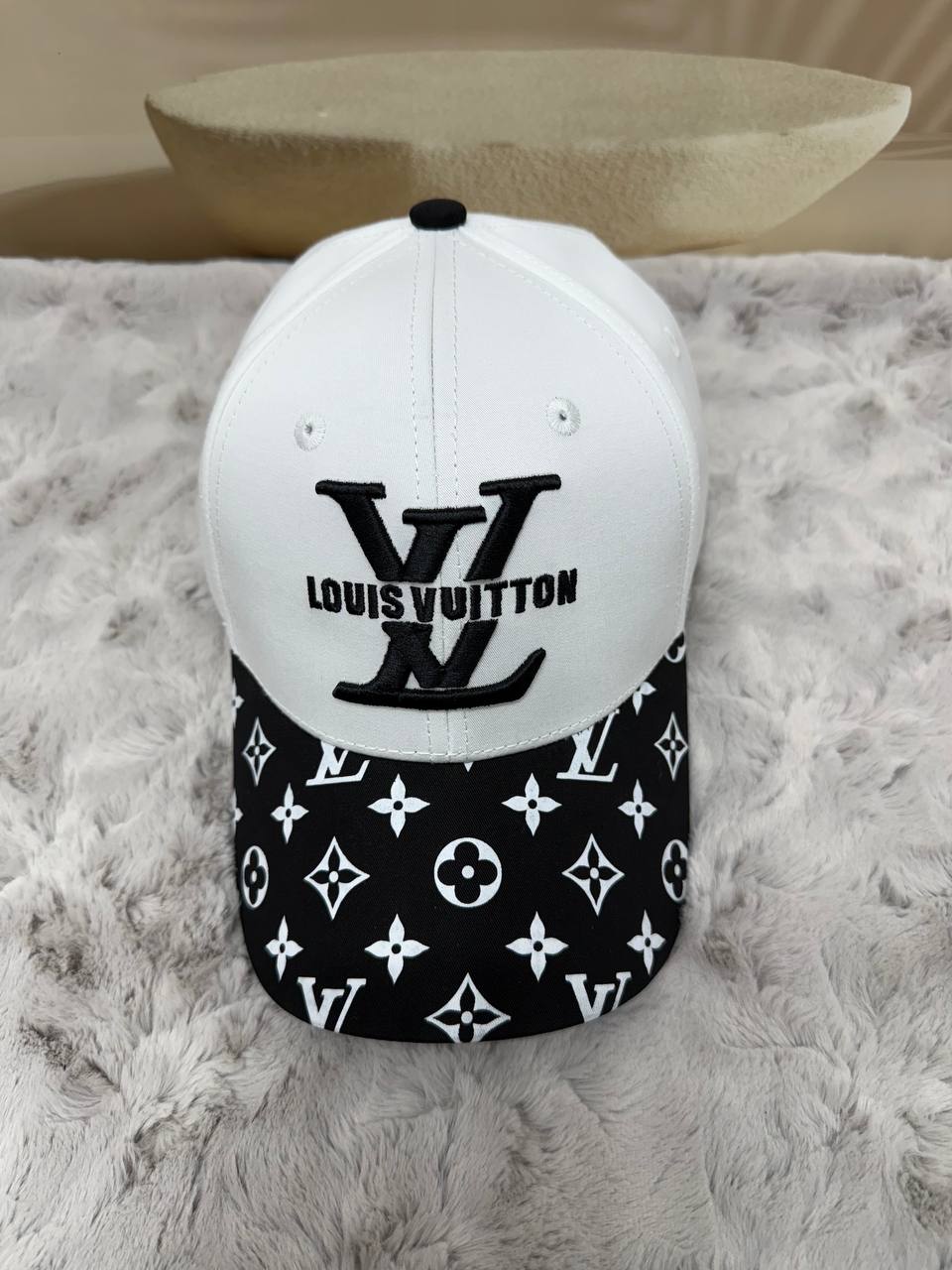 루이비통 볼캡 모자(화이트,블랙,베이지)