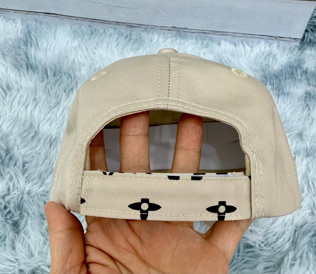 루이비통 볼캡 모자(화이트,블랙,베이지)