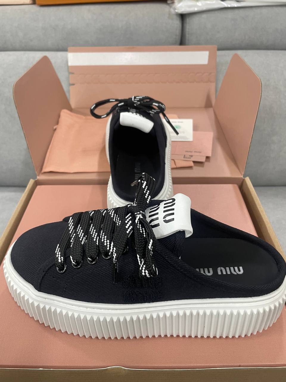 미우미우 스니커즈 뮬 (블랙/베이지)