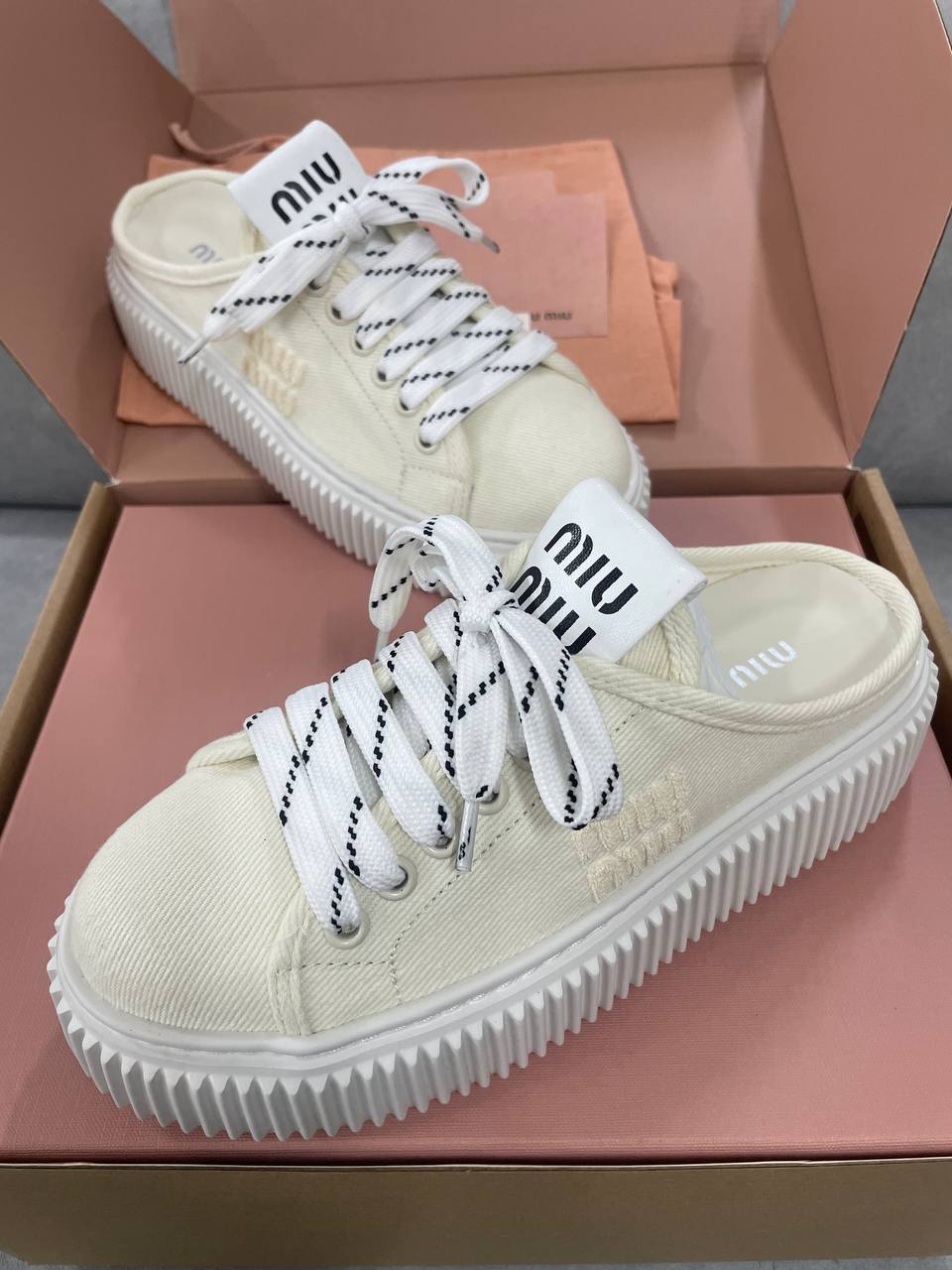 미우미우 스니커즈 뮬 (블랙/베이지)