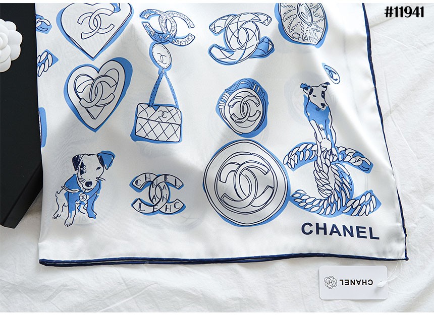 [CHANEL] 샤넬 23SS 달마시안 강아지 CC 로고 스퀘어 실크 스카프