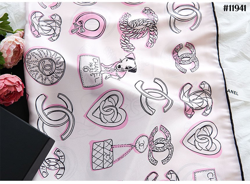 [CHANEL] 샤넬 23SS 달마시안 강아지 CC 로고 스퀘어 실크 스카프