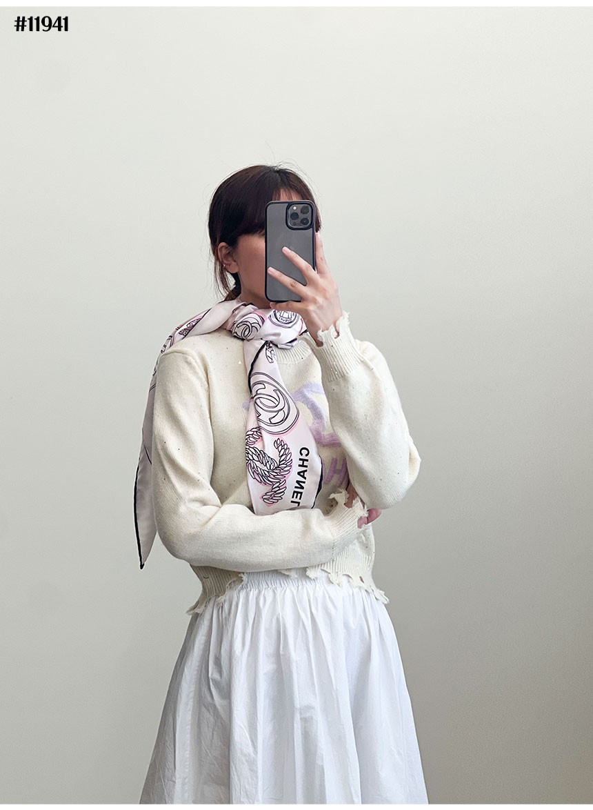 [CHANEL] 샤넬 23SS 달마시안 강아지 CC 로고 스퀘어 실크 스카프