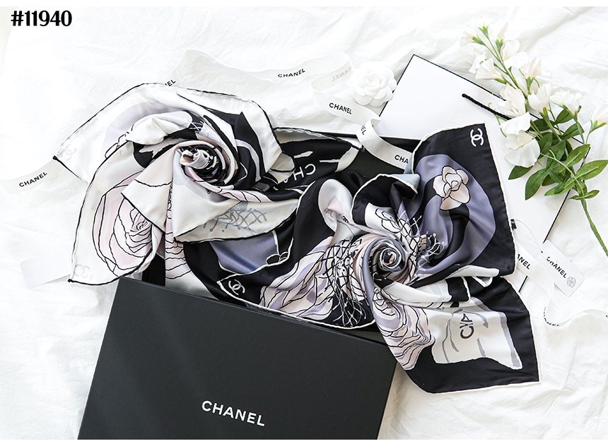 [CHANEL] 샤넬 까멜리아 CC로고 인 HAT 햇 스퀘어 실크 스카프