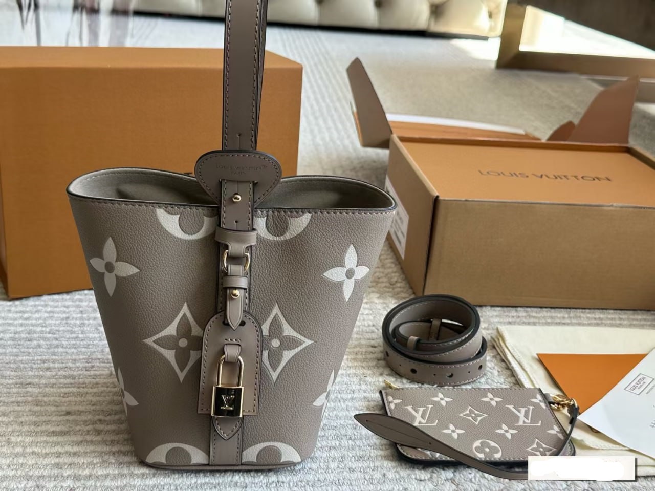 루이비통 올인 BB 바이컬러