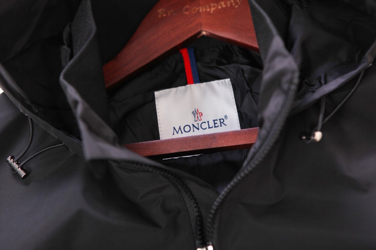 몽클레어  M 로고 후즈 자켓