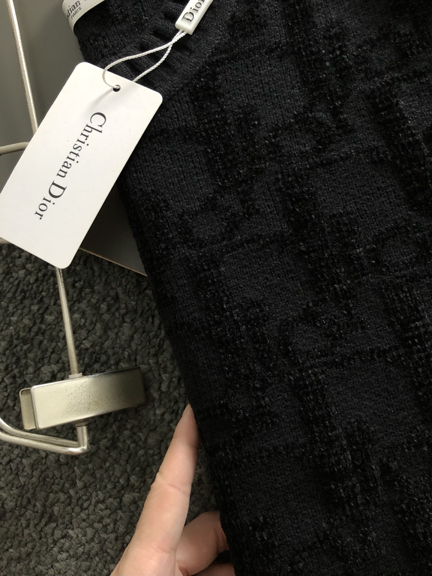 디올 자수로고 자가드 양모라운드