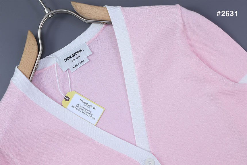 [THOM BROWNE] 톰브라운 밀라노 4바 스티치 V넥 가디건