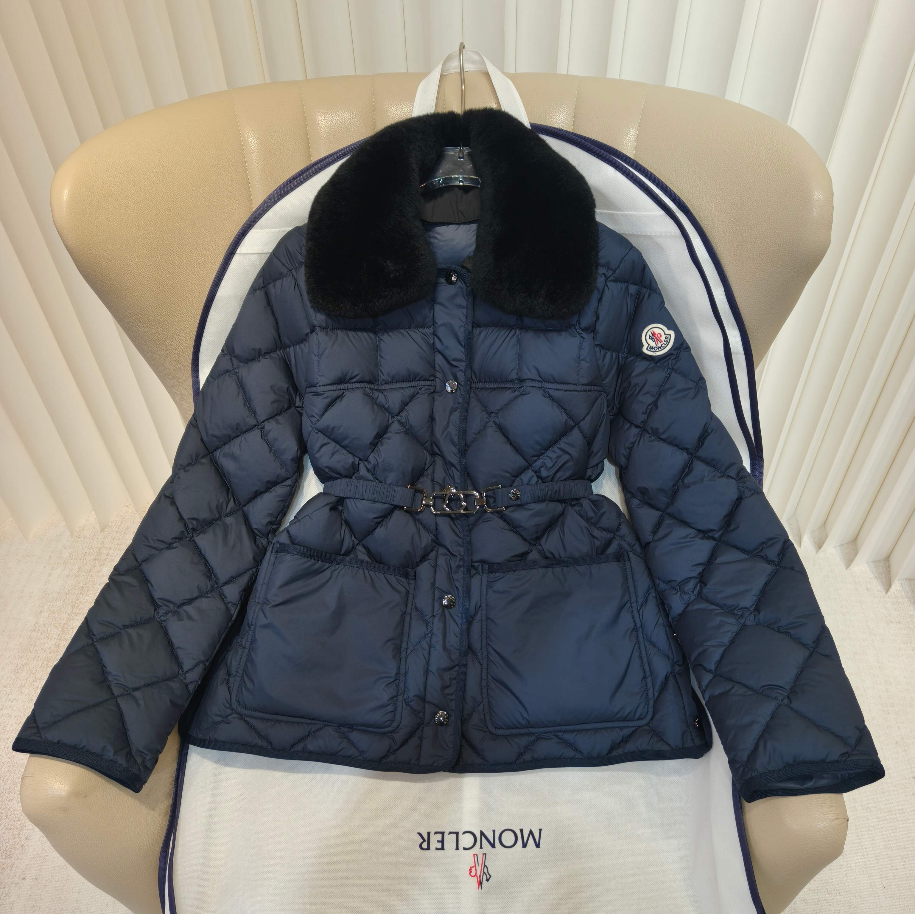 몽클 시그네 패딩 쟈켓