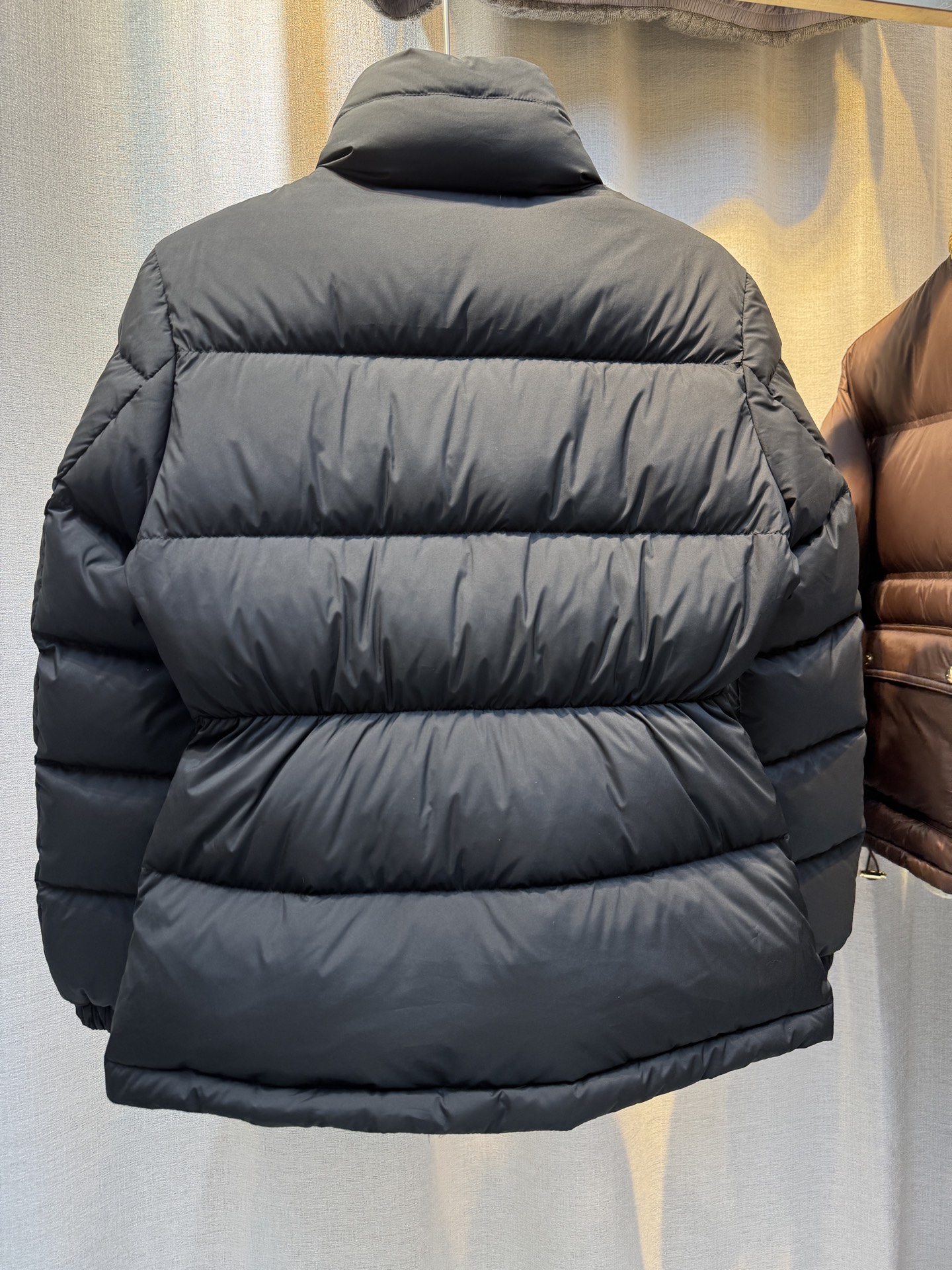 몽클 두르베 구스다운숏패딩