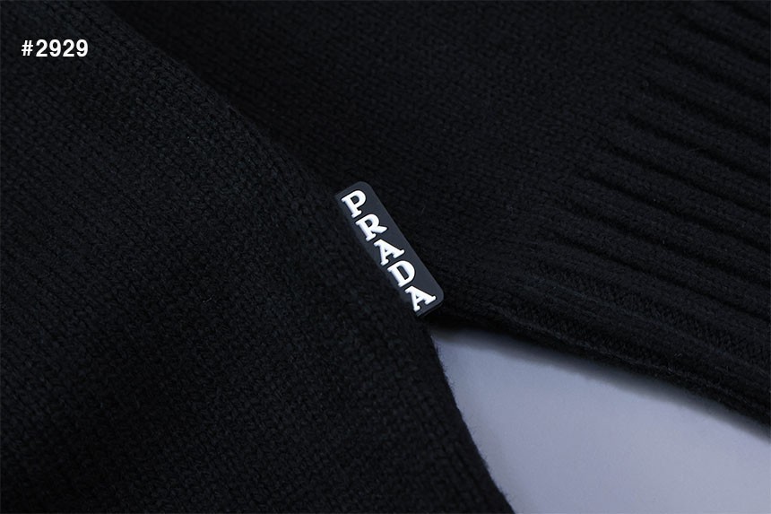 [PRADA] 프라다 빅플레이트 삼각로고 라운드 니트