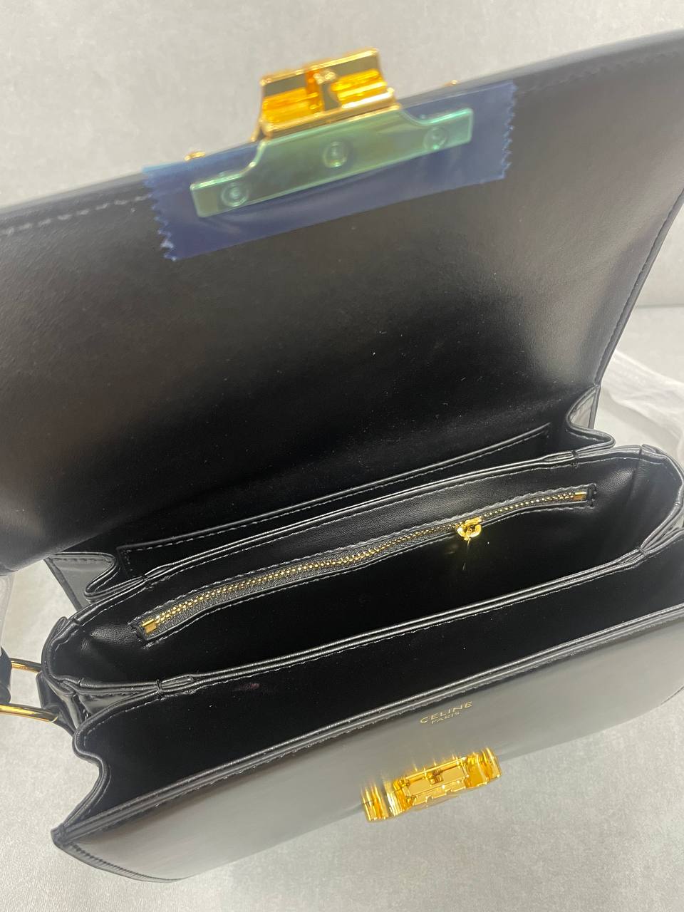 [CELINE] 클래식 트리옹프 백 - 샤이니 카프스킨