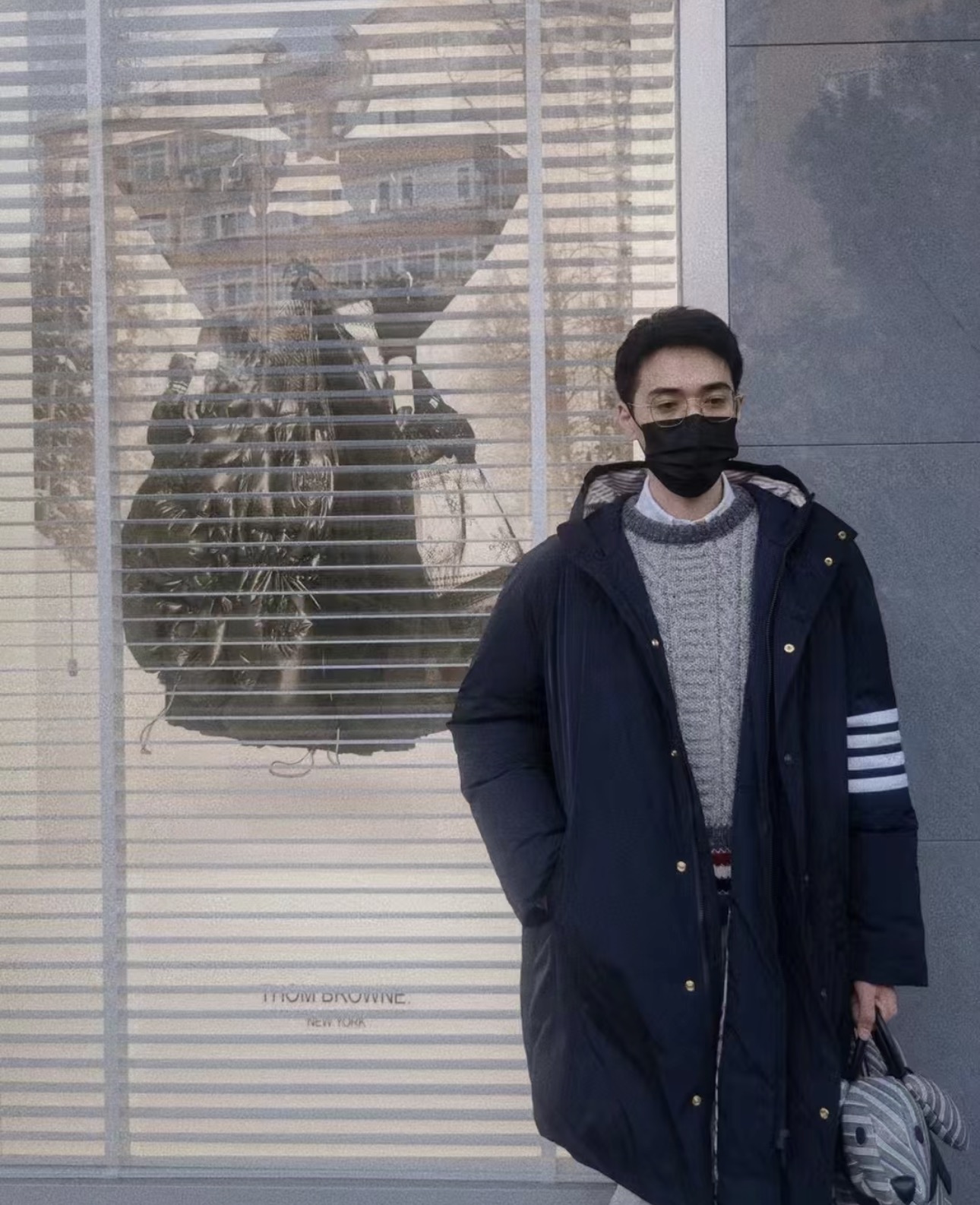 THOM BROWNE 롱패딩