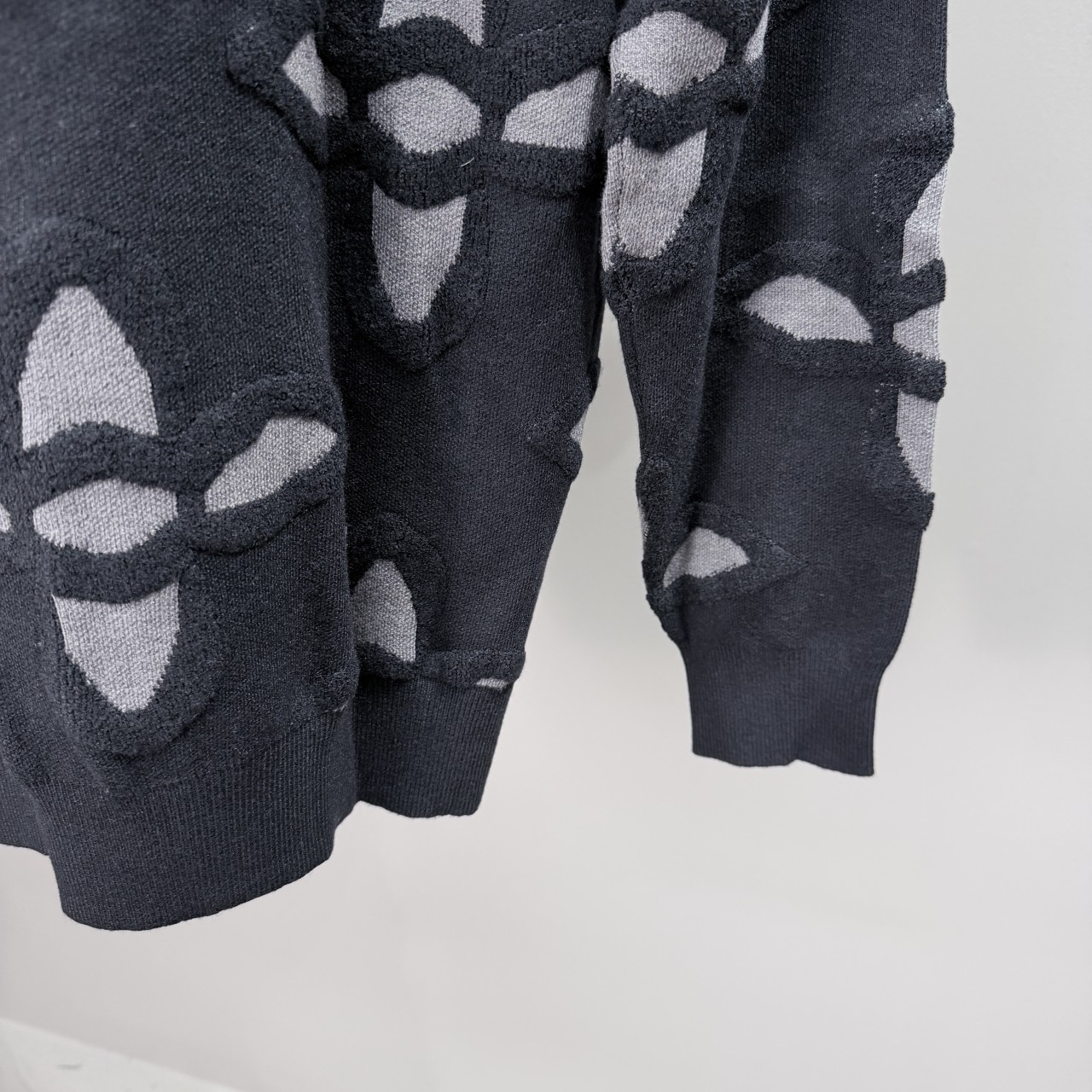 루이비통 텍스쳐드 코튼 울 스웨터