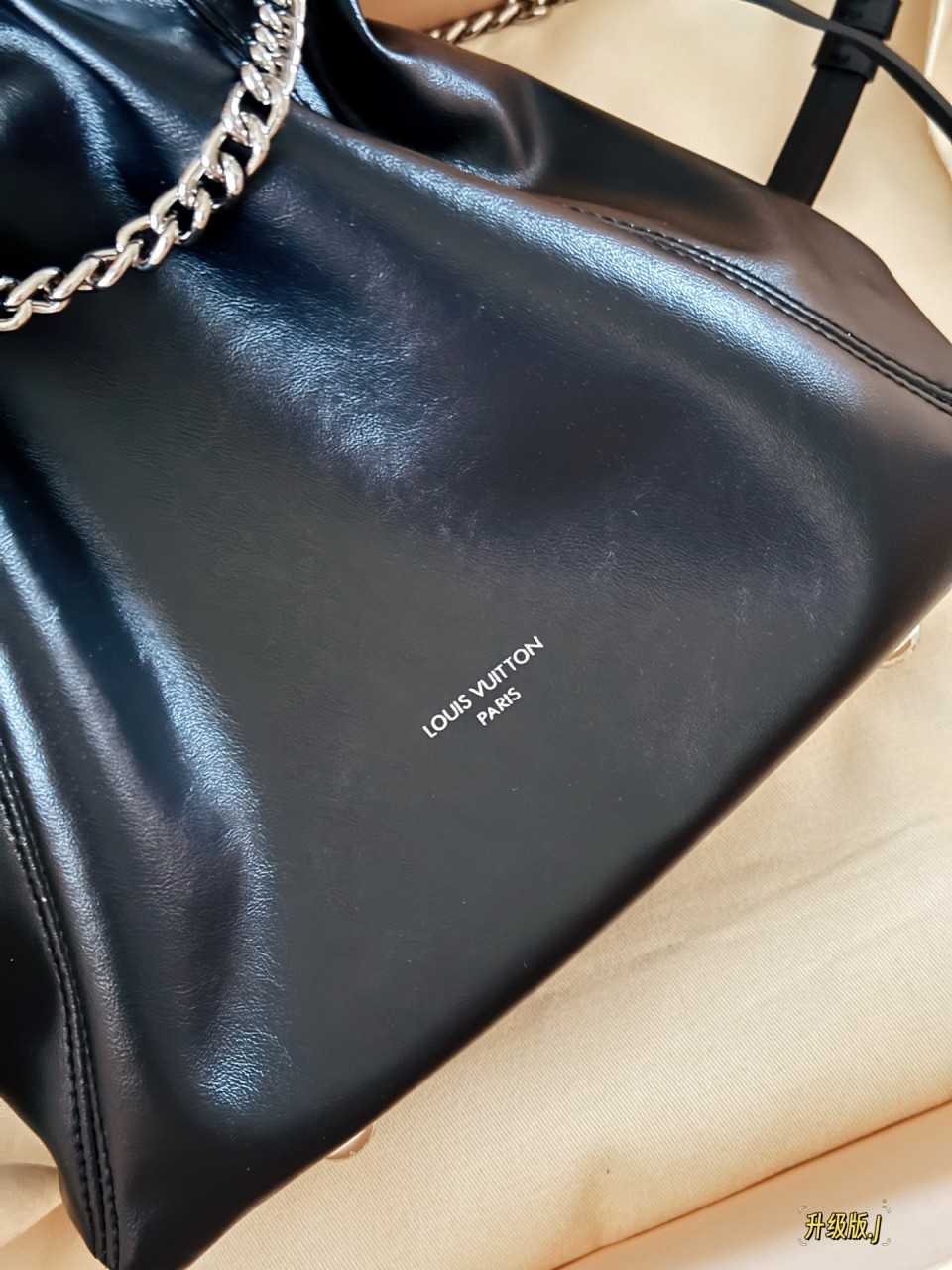 루이비통 오프 듀티 (Off Duty) 백팩 바이브