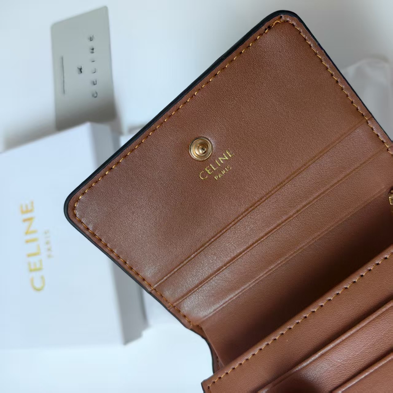 셀린느 트리옹프 컴팩트 지갑