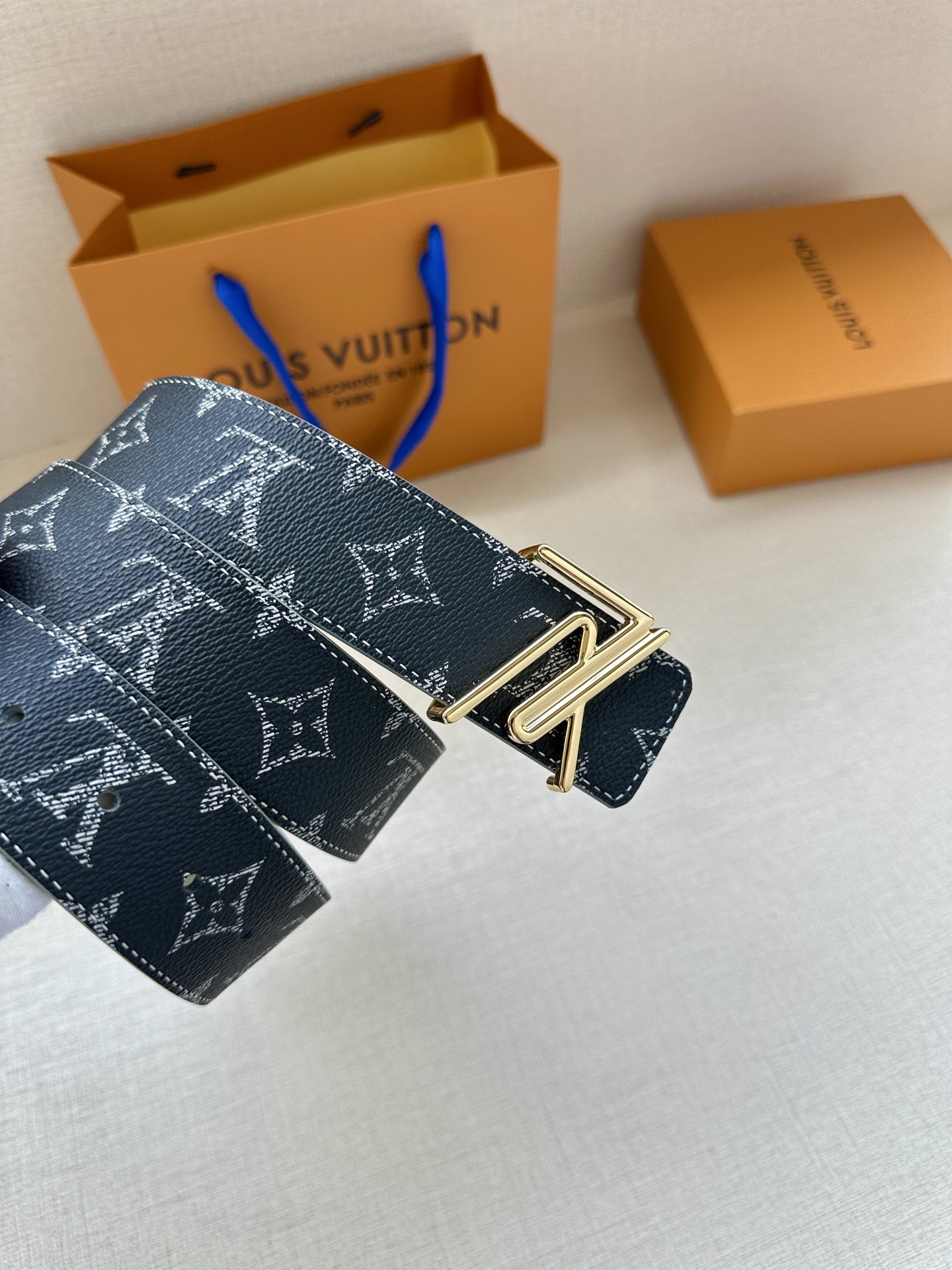 [Louis Vuitton-루이비통]4.0 양면 남성 벨트
