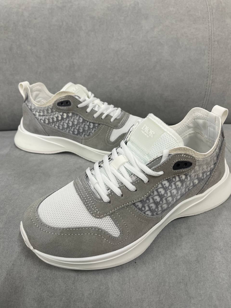 디올 스니커즈