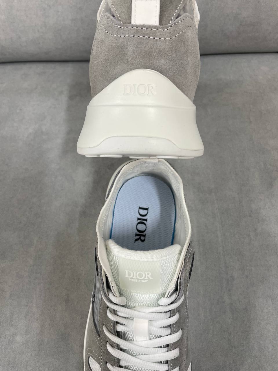 디올 스니커즈