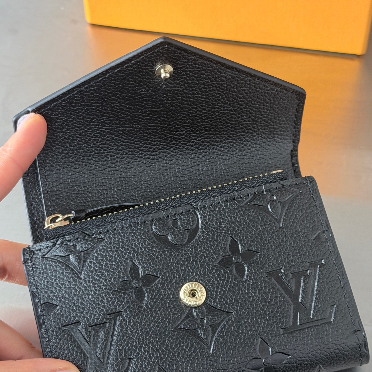 루이비통  빅토린 월릿 앙프렝뜨