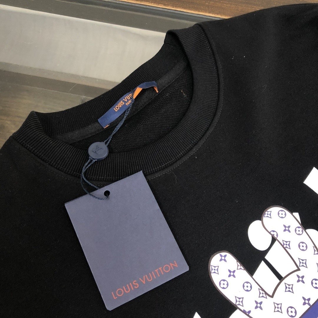 루이비통 버니프린팅 맨투맨