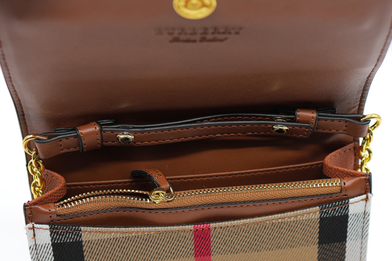 버버리 햄프셔 체인 미니 크로스백 (매장판)